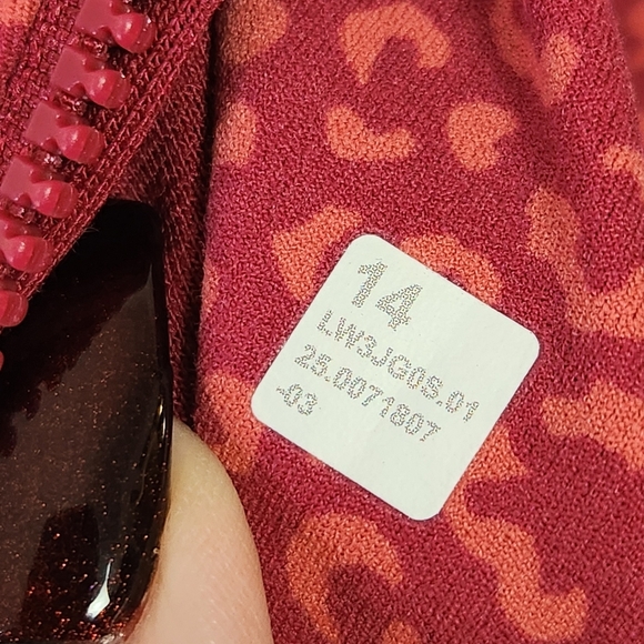 Lululemon Define Cropped Jacket *Nulu Leopard Daisy Desert Red Magenta Size 14 - Picture 9 of 9